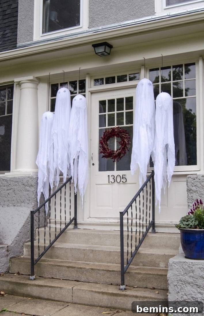 Spooky Halloween decor for outdoors