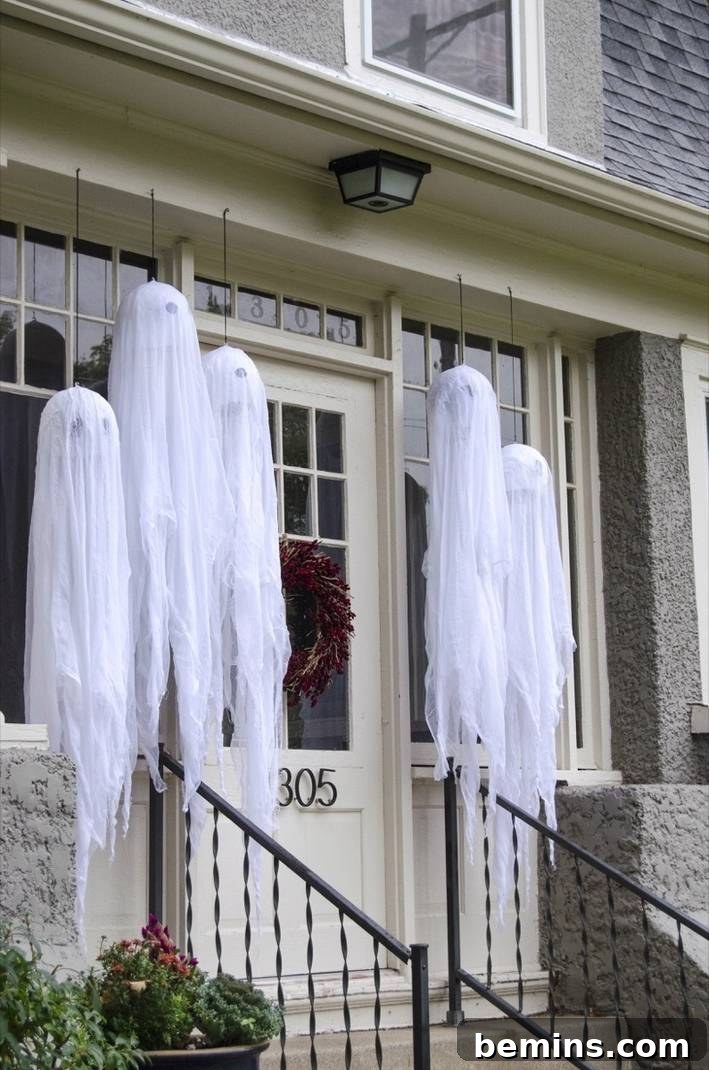 Outdoor Halloween decor