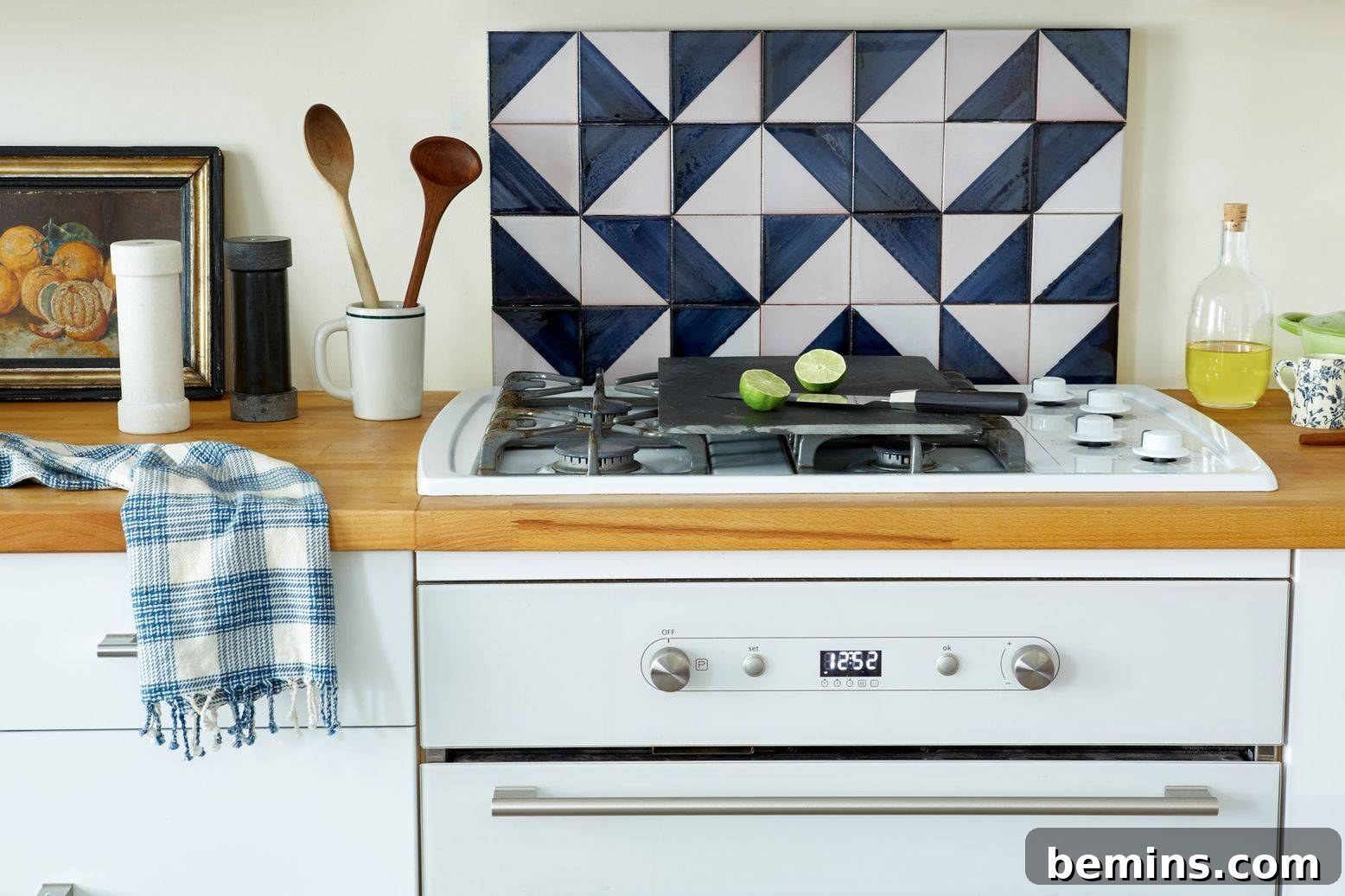Budget-Savvy Backsplash Upgrades for Renters 28 DIY temporary tiled backsplash