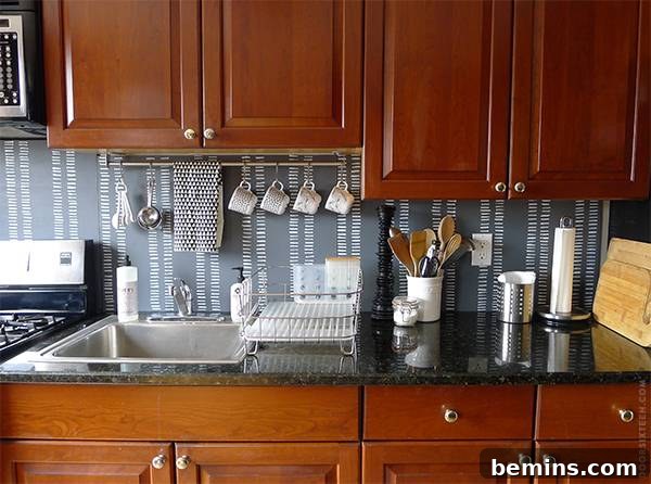 Budget-Savvy Backsplash Upgrades for Renters 29 Ugly backsplash transformed
