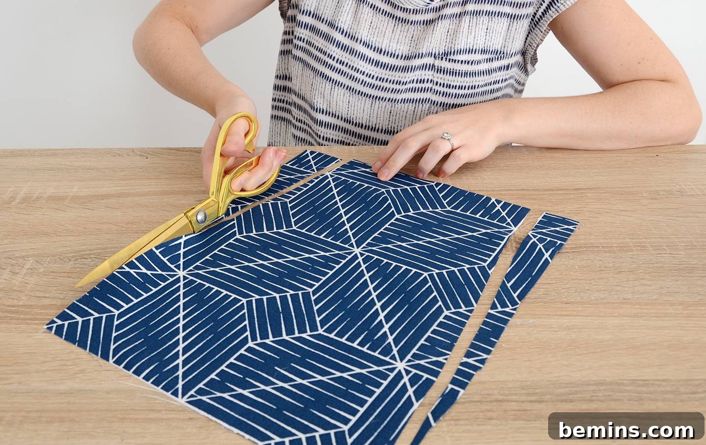 Craft Your Essential Tool Belt With Detachable Apron 4 Make This! Crafter's Tool Belt With Detachable Apron | Curbly #diy #sewing