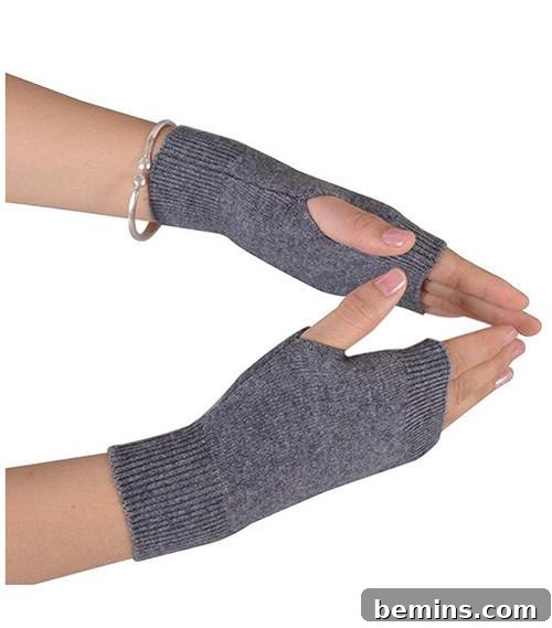 The Ultimate Guide to Fingerless Gloves: Fall's Coziest Trend 8 Affordable Cashmere Fingerless Gloves