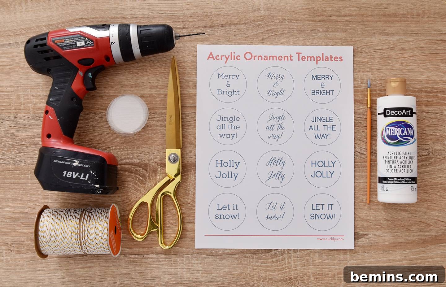 DIY Hand Lettered Acrylic Ornaments | Curbly #christmas #ornaments #minimalist