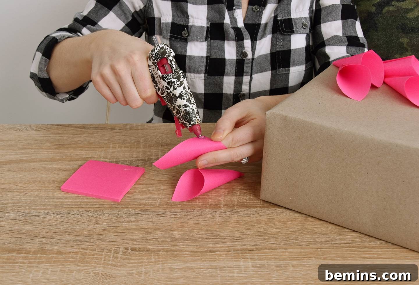 DIY Calla Lily Gift Topper made from Post-it Notes