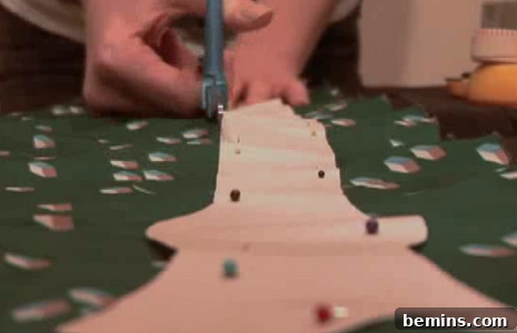 How to Craft a Show-Stopping Bow Tie for Prom 6 Sewing the edges of the bow tie