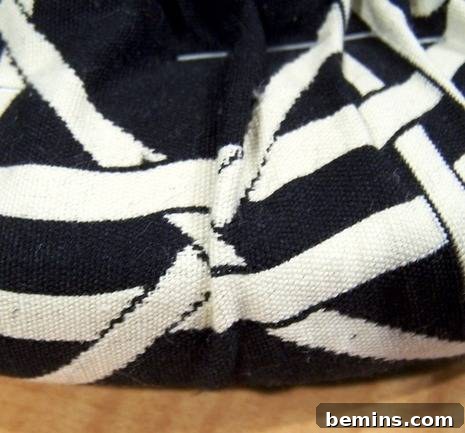 Example of fabric bunching on a round edge