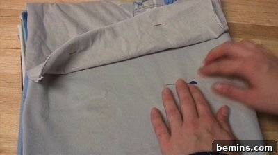 Making a picnic blanket out of T-shirts. Sewing Project Ideas.