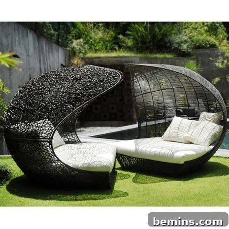 Comfortable Outdoor Daybed