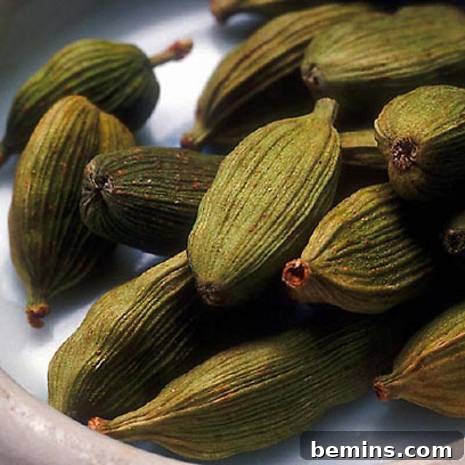 Dried green elaichi spices.