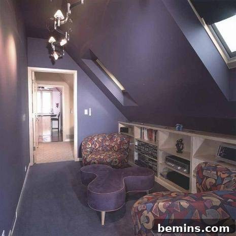 Purple-Themed Quiet Attic Room