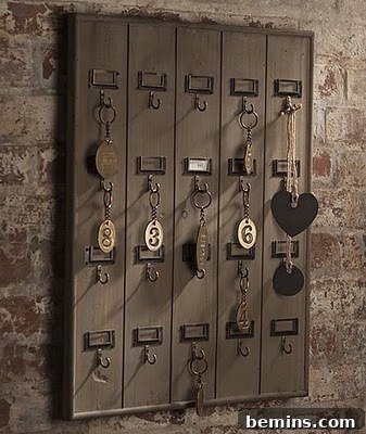 Hotel Key Card Holder DIY 2 Key rack with keys on wall - a stylish organizational solution