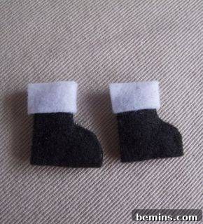 Assembling Santa's boots and mittens