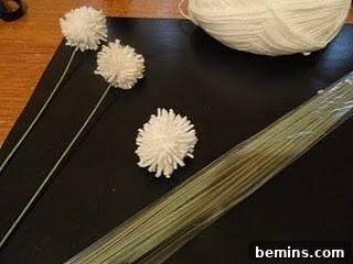 Pom Pom Flowers made of Wool