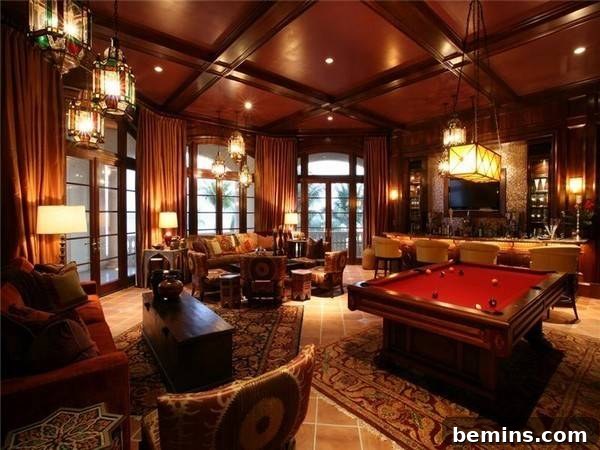 Elegant Dining Room in Luxury Cayman Mansion