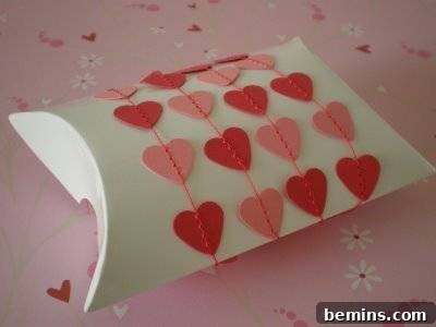 Teeny Valentine's Day garland