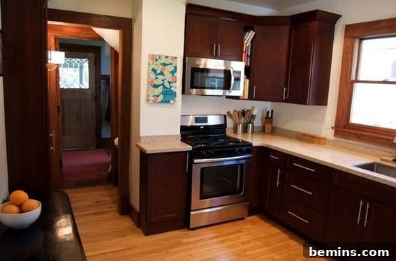 Modular Wooden Kitchen: Combining Style and Functionality