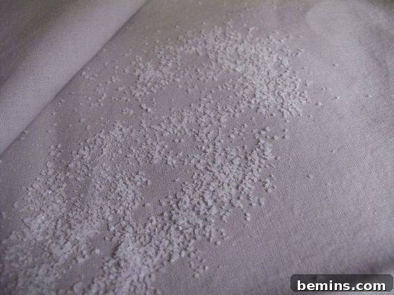 Scattering salt for travertine effect