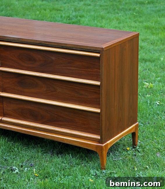 Detailed View of the Restored Lane Dresser