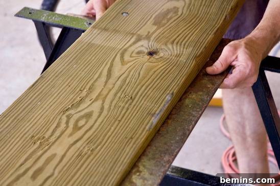 Attaching the Middle Tabletop Board to the Legs
