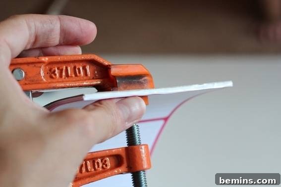Applying Glue to the Notepad Edge