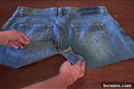 How to Sew Your Own Overalls 38 "Separated back pieces of jeans."