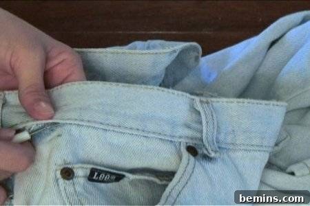 How to Sew Your Own Overalls 7 Light blue 'Lee' faded jeans.