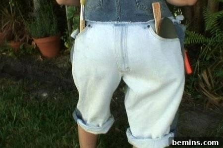 How to Sew Your Own Overalls 72 A pair of old jeans can be reused to make a Overalls.