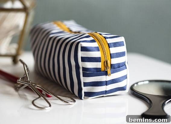 DIY Mini Makeup Bag