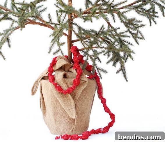 Visually Stunning DIY Holiday Party Decorations: 20 Creative Ideas 5 Festive Knotted Garland for Holiday Decor
