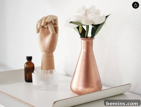 Gilded Creations: 10 Stunning DIY Metallic Vases & Planters 7 DIY Metallic Planter Sacks Designs