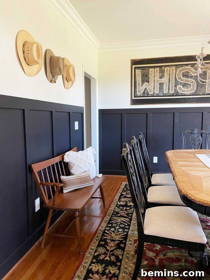 Inspiring Wainscoting: 15+ Dining Room Design Ideas 6 Blue flat panel wainscoting in dining room