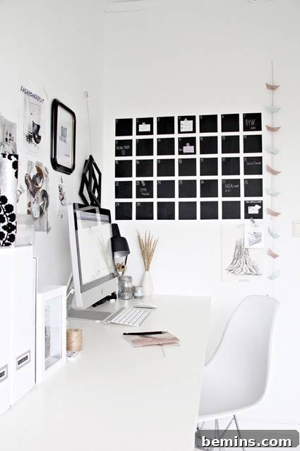 Creative DIY Calendars and Memo Boards to Organize Your Life 3 DIY Chalkboard Wall Calendar