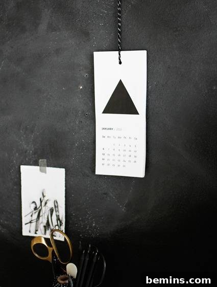 Creative DIY Calendars and Memo Boards to Organize Your Life 4 Free 2013 Printable Calendar