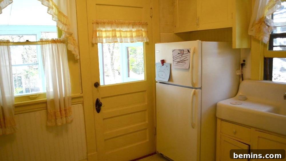 An Altered Kitchen that looks Neat and Cool