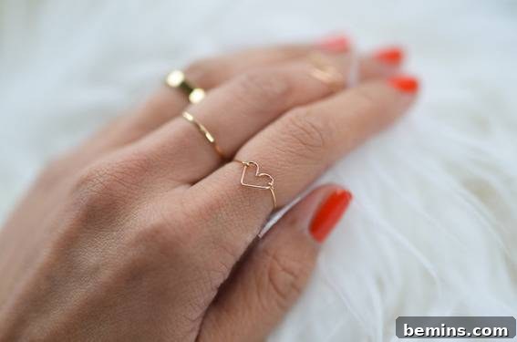 Handmade Valentine's Jewelry: DIY Heart-shaped ring