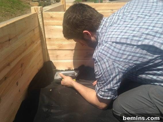 Raised Bed Revolution: Square Foot Gardening on a Grand Scale 5 Lining Raised Bed Garden Boxes