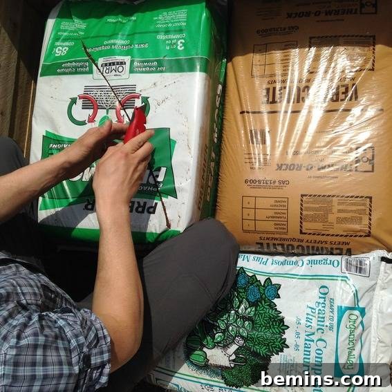 Raised Bed Revolution: Square Foot Gardening on a Grand Scale 7 Square Foot Gardening Soil Mix
