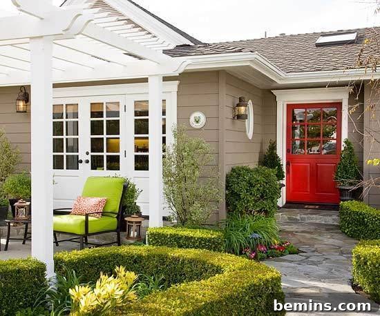 Green Chair and Cushion: Comfortable Outdoor Seating