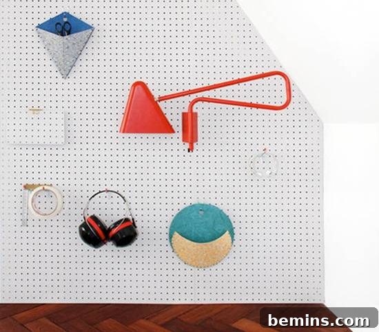 Well organized office items on the table.