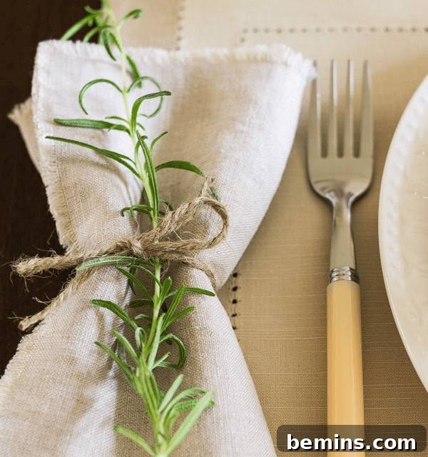 Stylish Thanksgiving Table: 20 DIY Textile Ideas 3 Fork near Fern Napkin