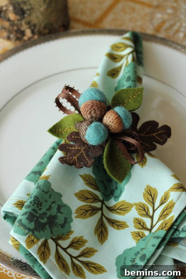 Stylish Thanksgiving Table: 20 DIY Textile Ideas 9 Thanksgiving Napkin on Plate