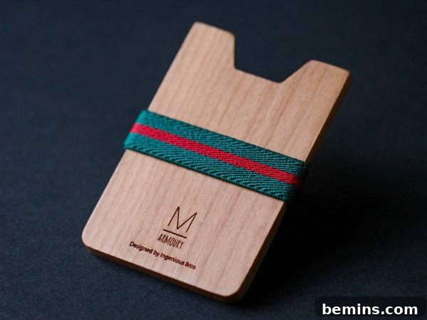 Wooden Slim Strap Wallet to gift your friends. Wooden Slim Strap Wallet from Ingenious Bros.