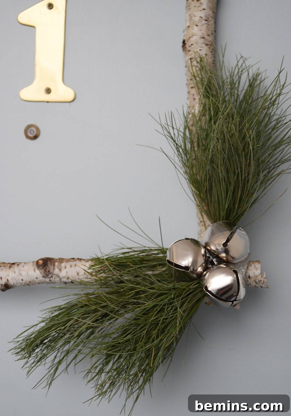 Easy DIY Contemporary Winter Wreath