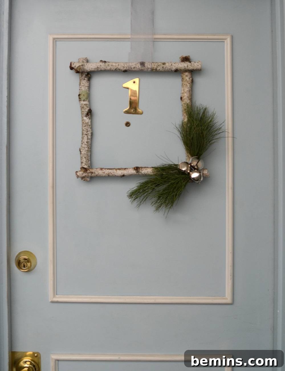 Easy DIY Contemporary Winter Wreath