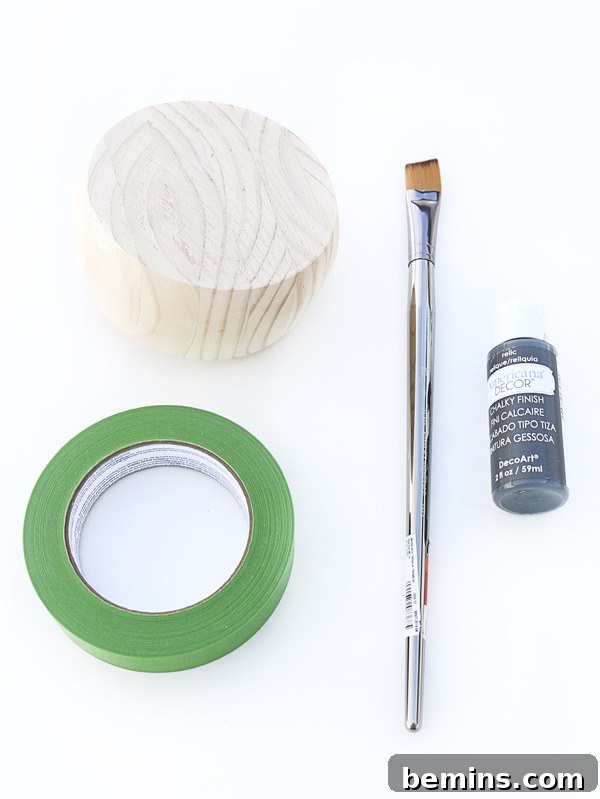 DIY Color Dipped Wood Coat Hanger