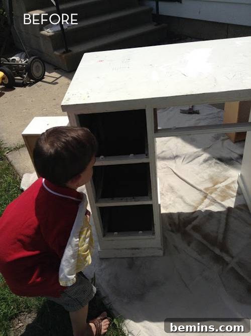 Top Painted Furniture Transformations: Editors' Picks 19 Trashed roadside desk before makeover