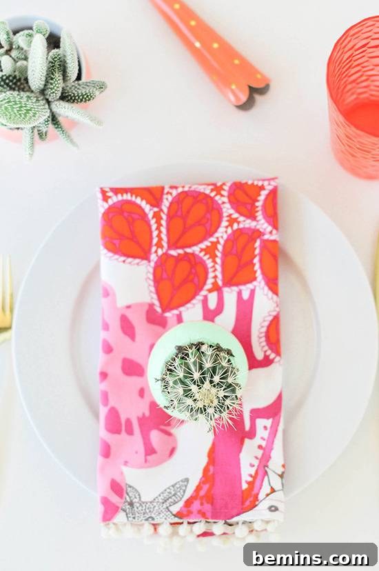 Pom-Pom Dinner Napkin DIY