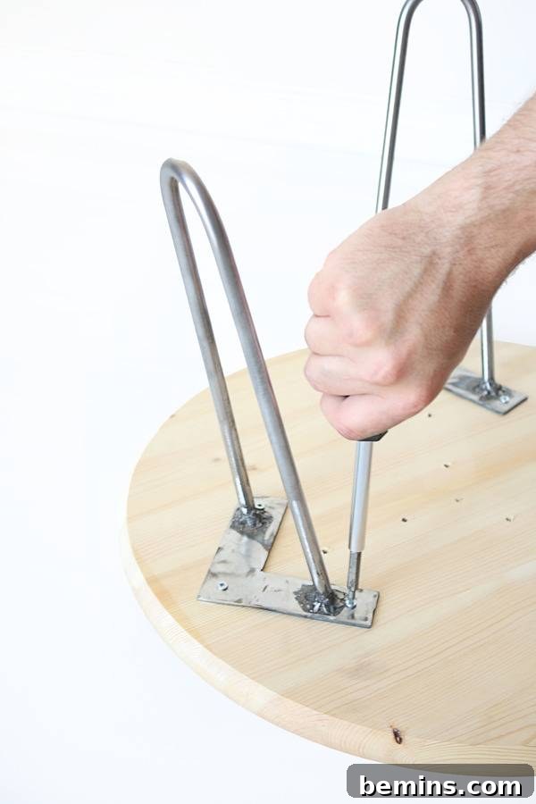 Attaching the Legs