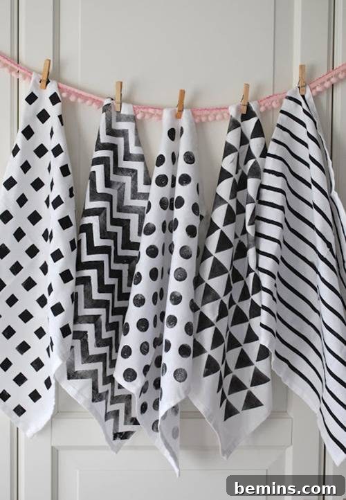Printed Napkins for Table Decor - 15 Inspirational Ideas For Using Fabric In The Kitchen