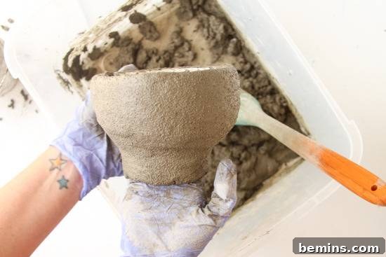 making planter vase with mud